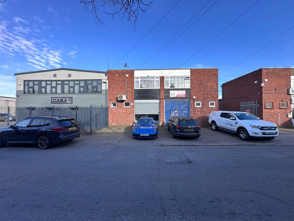 Property photo 1 of 8