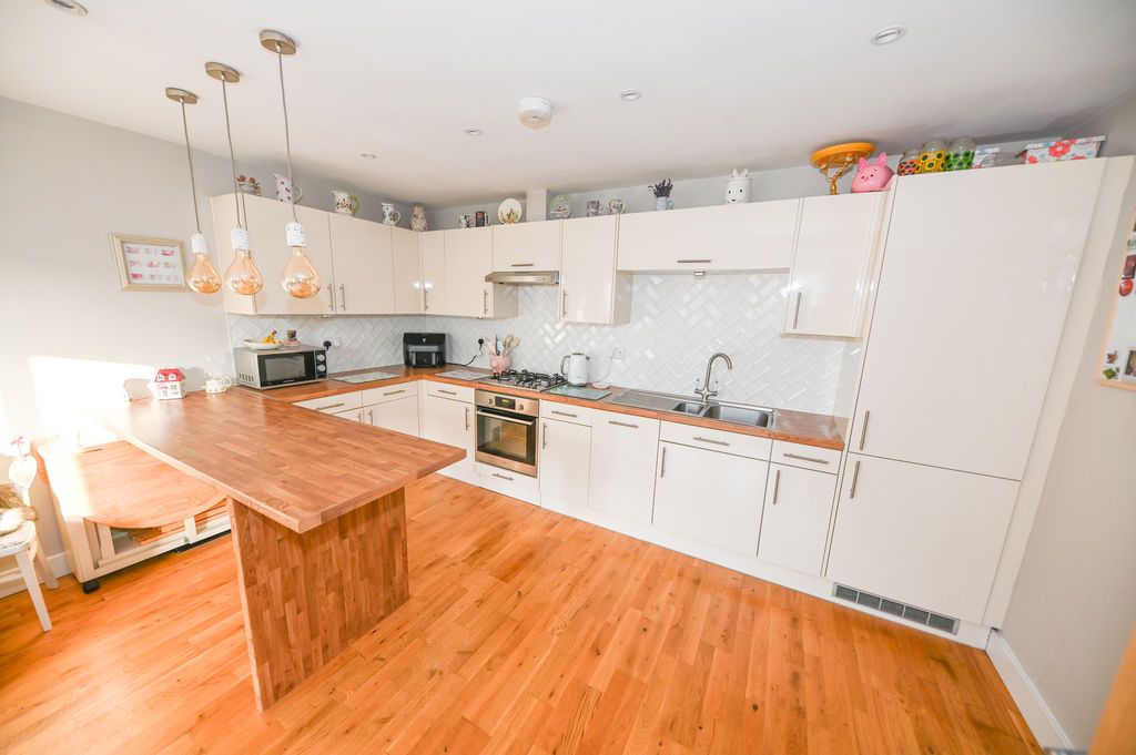 Property photo 2 of 13 Photo 10