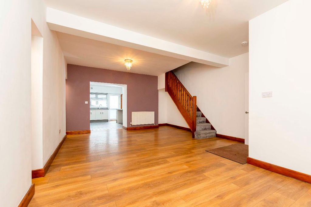 Additional image 7 of 3 bed terraced house to rentRailway Street, Trelewis, Treharris CF46