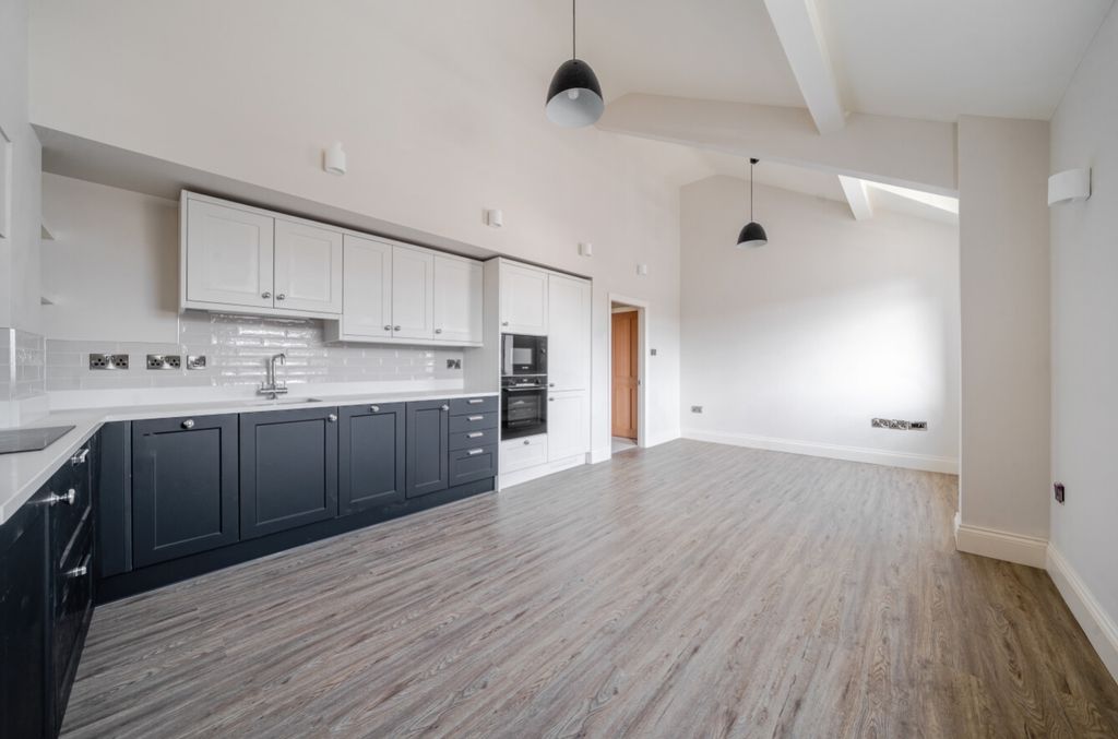 Property photo 2 of 19 Ewemove Harrogate Apt Three Living Kitchen