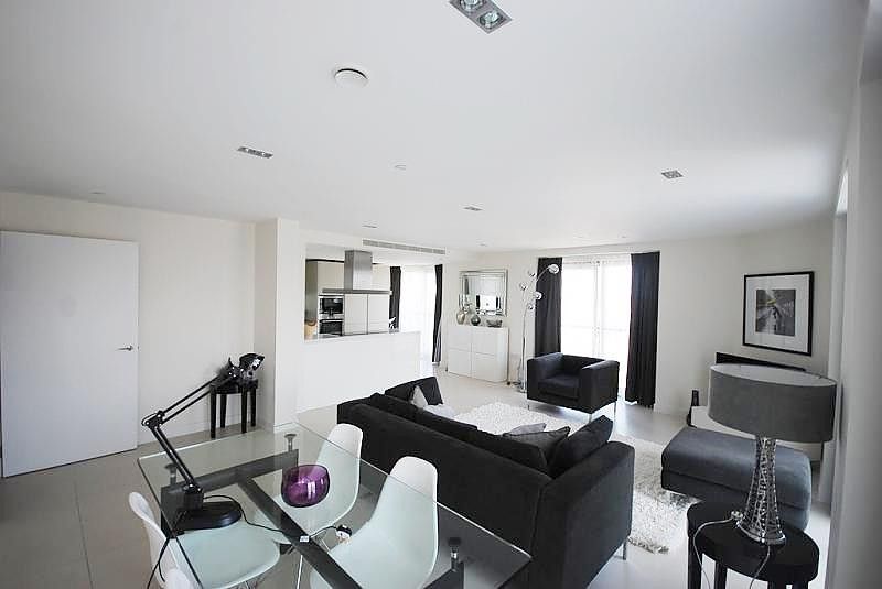 Property photo 3 of 15 Reception