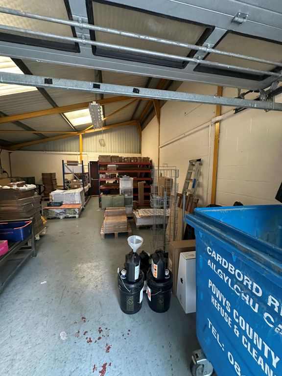 Property photo 3 of 11 Internal Warehouse.Jpg