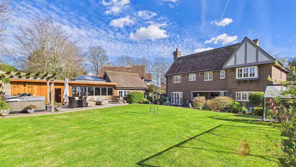 Property photo 3 of 27