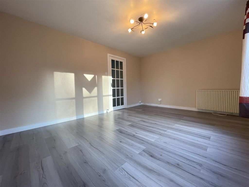 Property photo 2 of 12 5.Jpg
