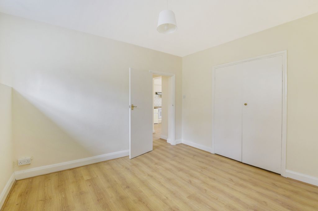 Property photo 2 of 6 814833 (2)