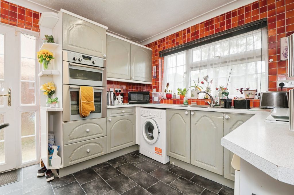 Property photo 3 of 18