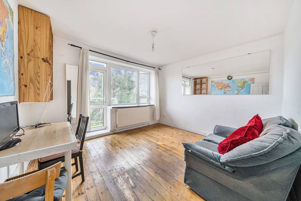 Property photo 3 of 19