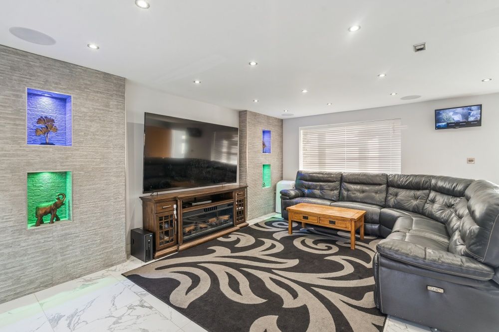 Property photo 3 of 25