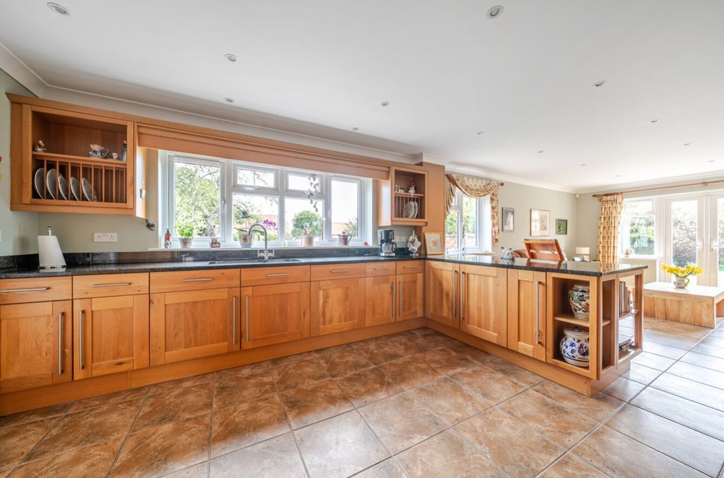 Property photo 2 of 36 1442308-18-69Deb46A6569A