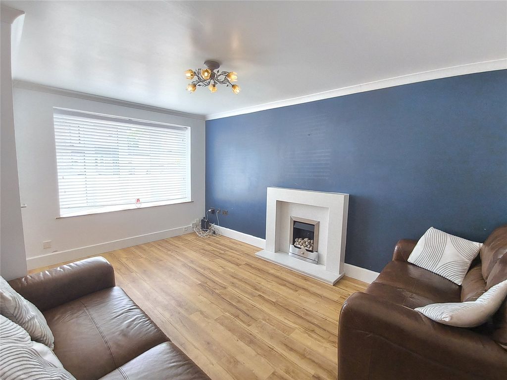 Property photo 2 of 27 Picture No. 20