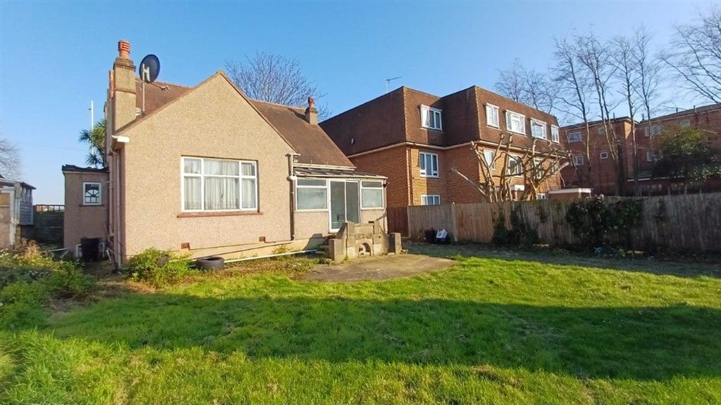 Property photo 2 of 17