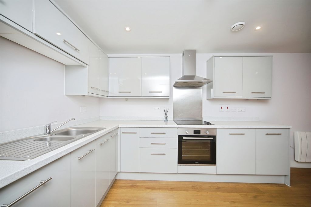 Additional image 5 of 2 bed flat for saleParagon Place, Bridgwater TA6