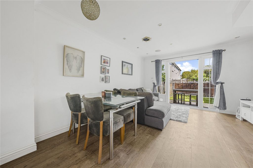 Property photo 2 of 12 Picture No. 24