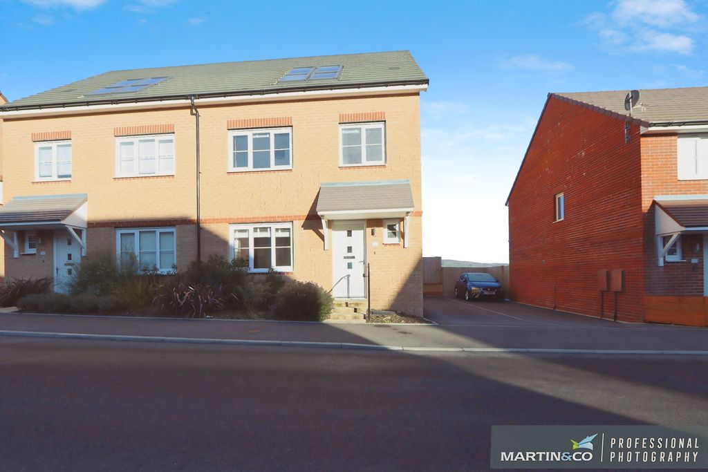 Property photo 1 of 31