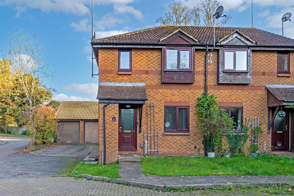 Property photo 1 of 22 9Mercersrow-14.Jpg