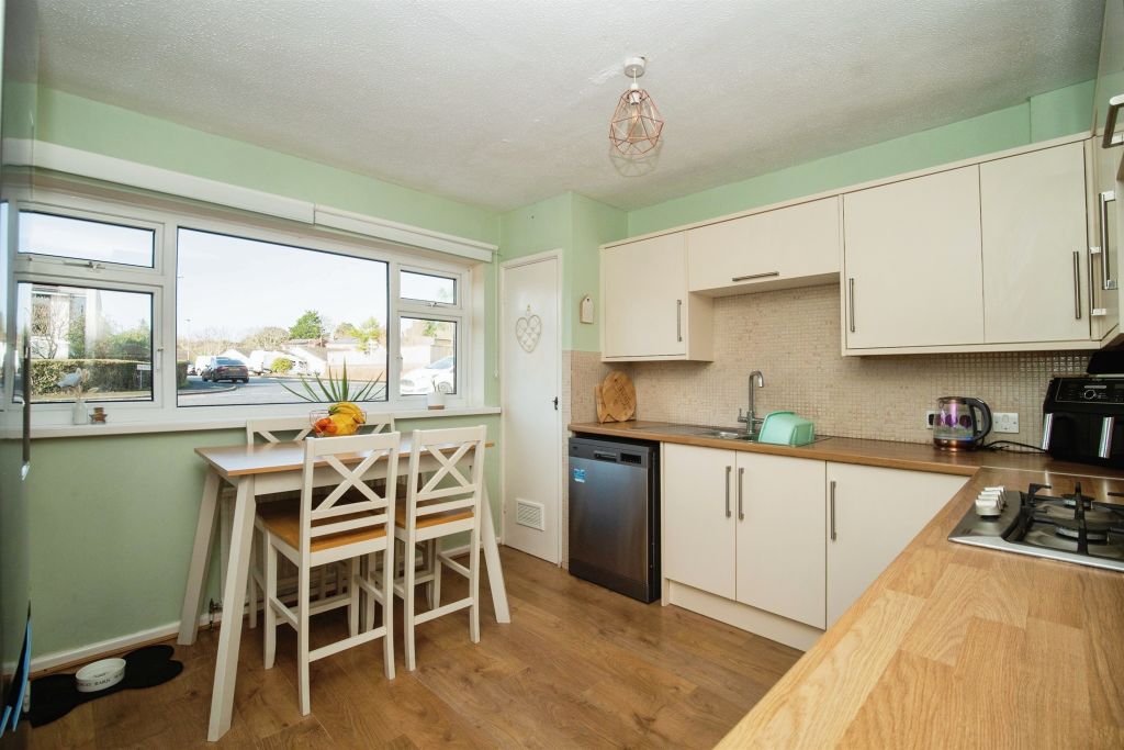 Property photo 2 of 23