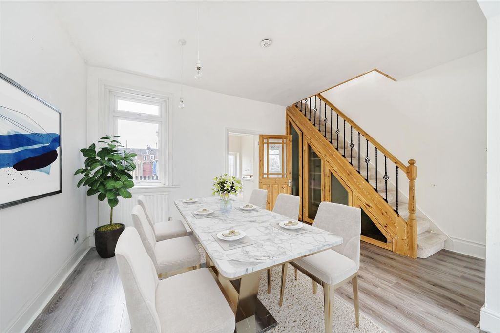 Property photo 2 of 15 Ddav4Fbstuclzuvxomfrnq.Jpg