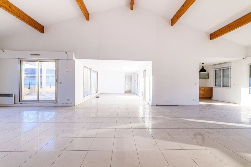 Property photo 2 of 52