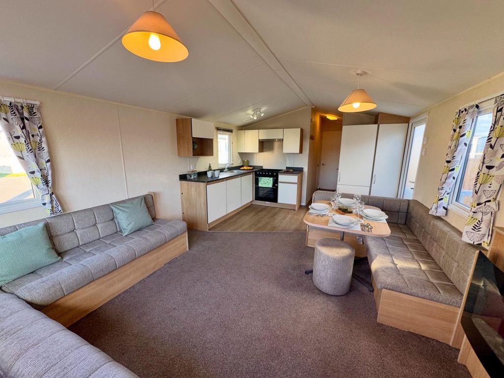 Property photo 1 of 7 - Willerby Etchingham For Sale