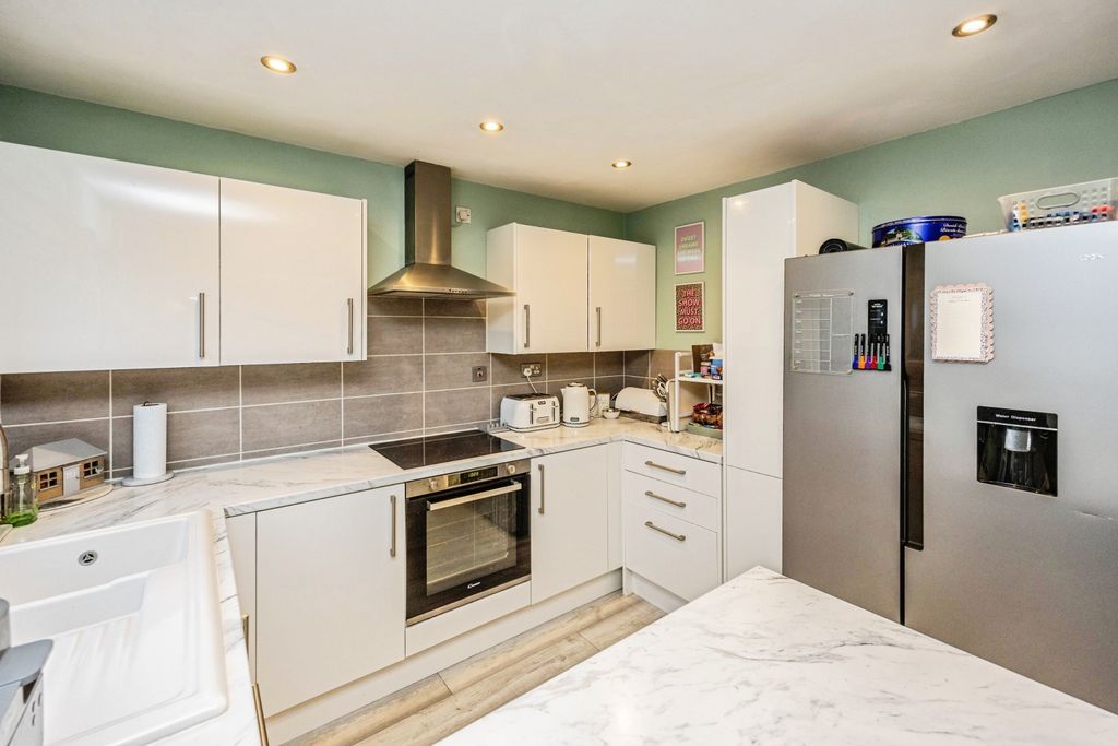 Property photo 3 of 20 Family Kitchen