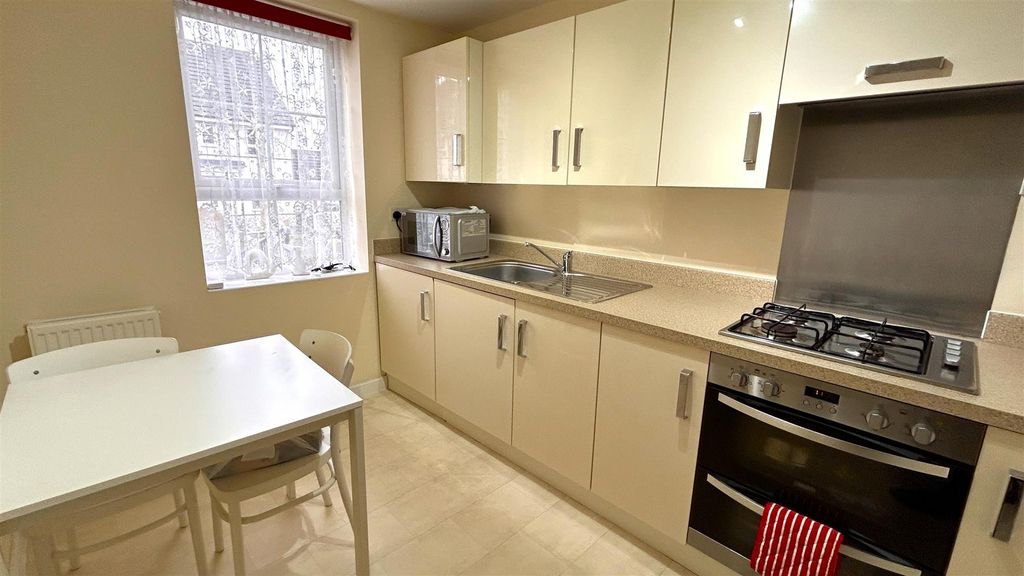 Property photo 3 of 11 2.Jpg
