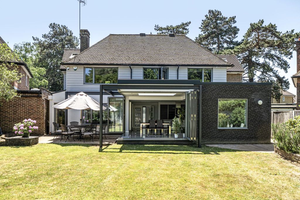 Property photo 2 of 17