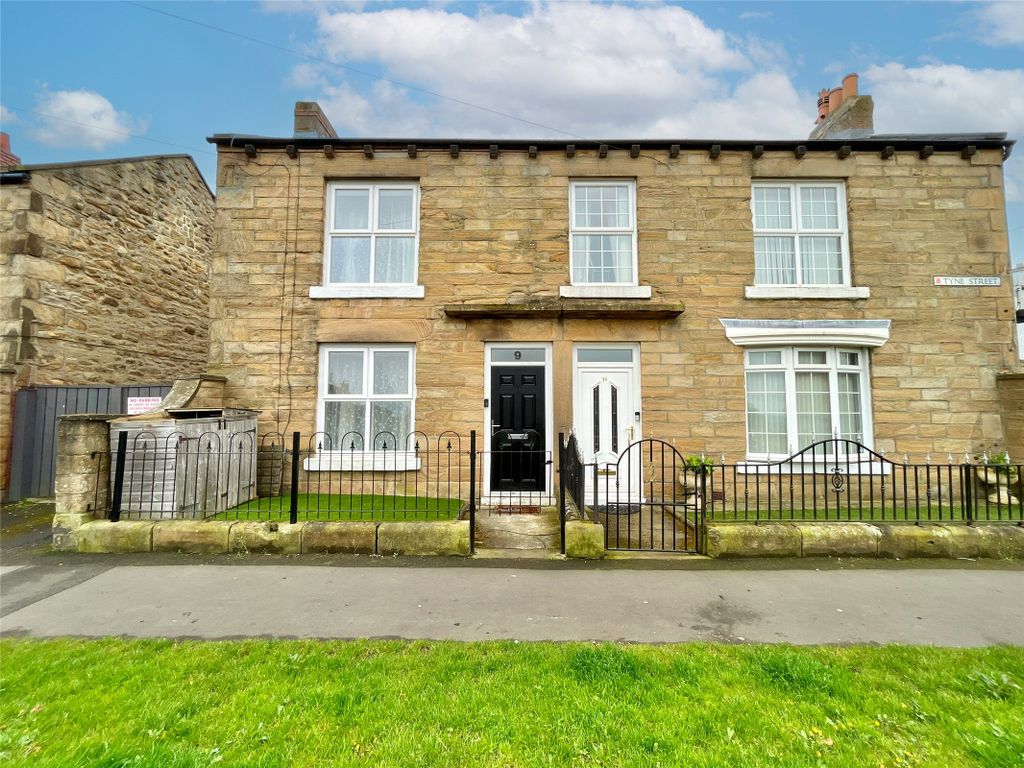 Property photo 1 of 16 External