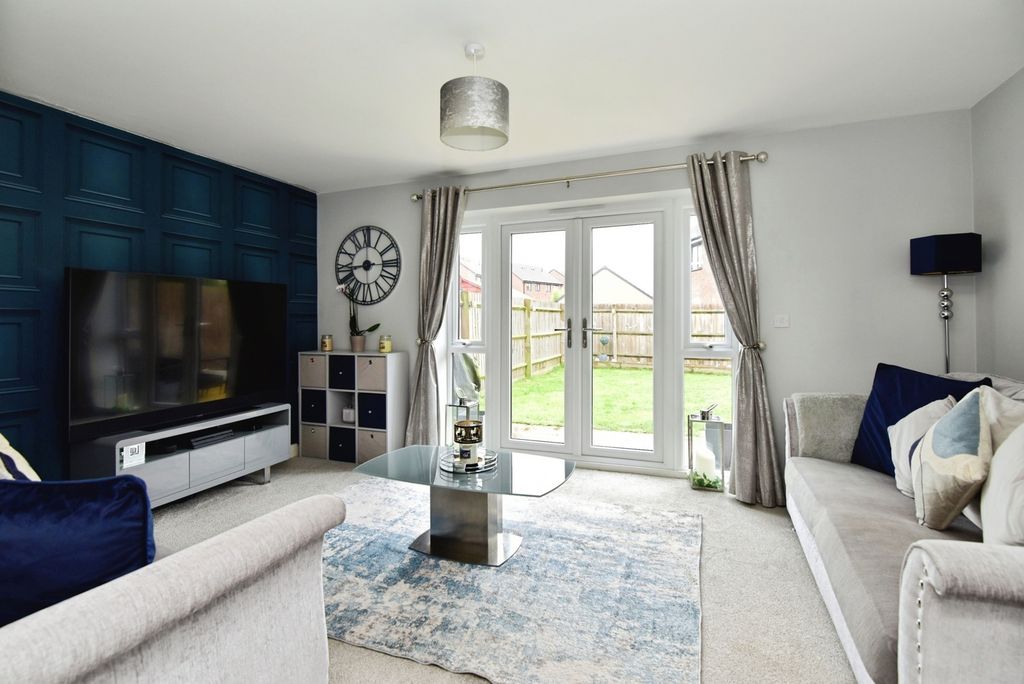 Property photo 3 of 19 Pbox-Img.Jpg