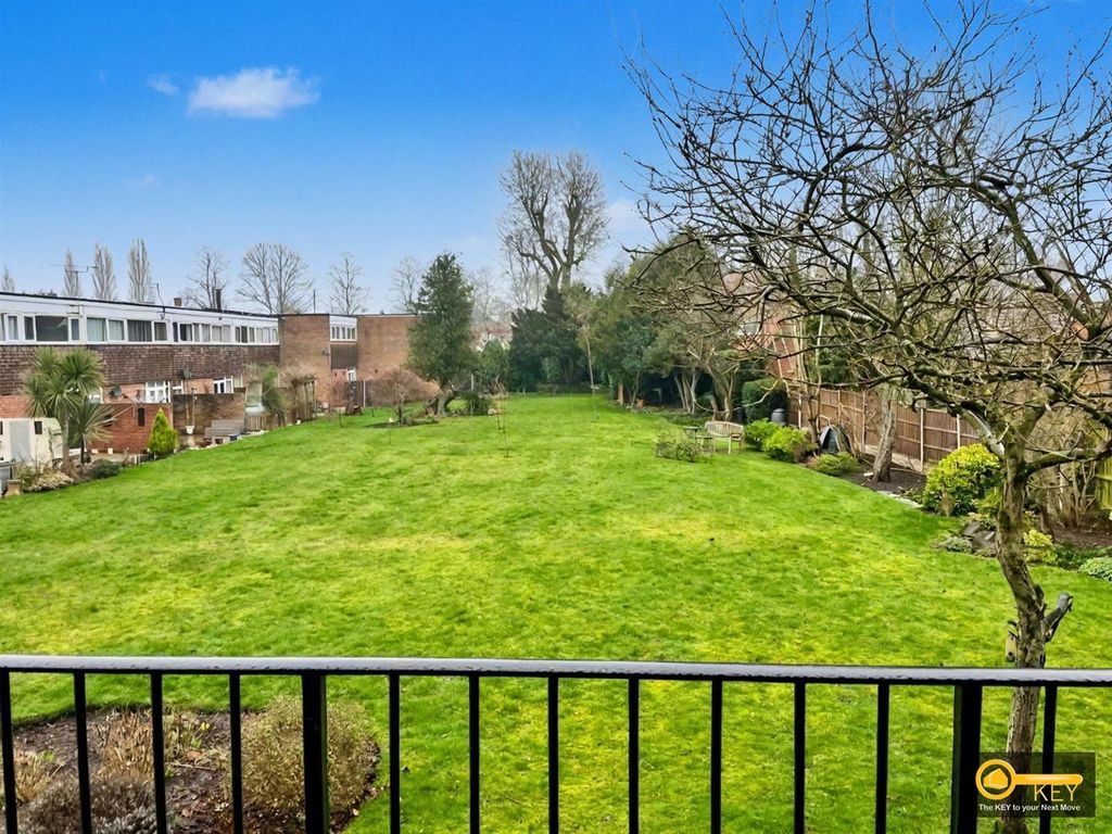 Property photo 3 of 9