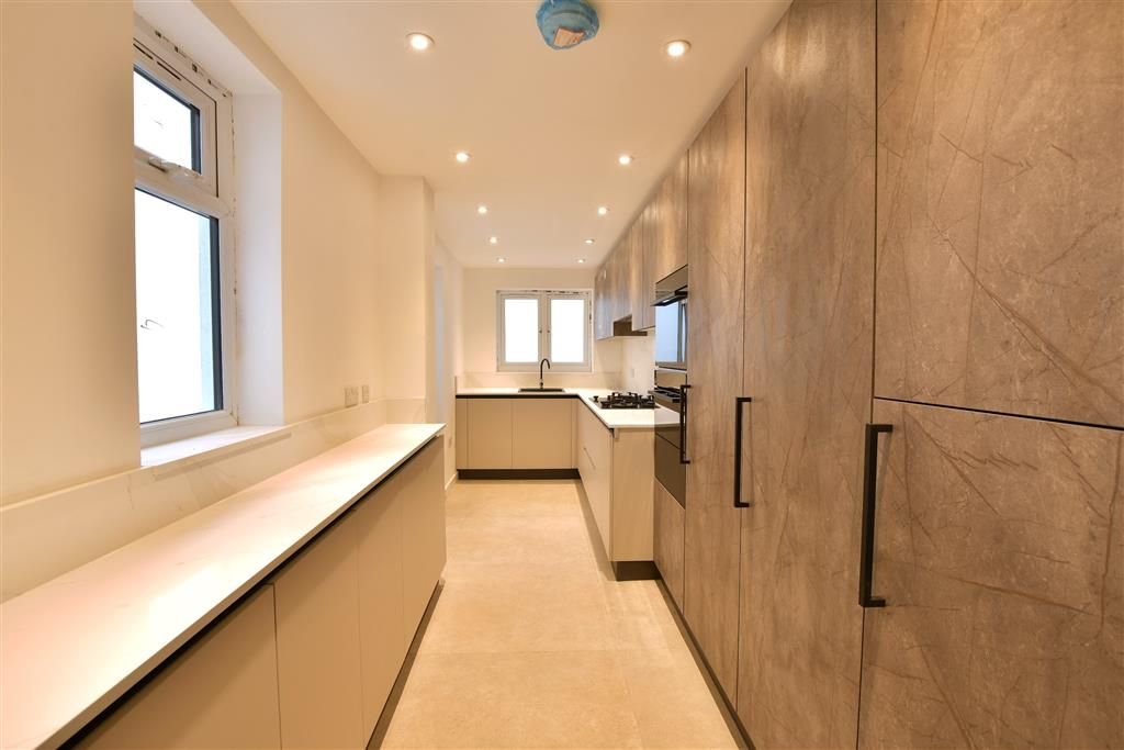 Property photo 2 of 12 Kitchen/ Breakfast Room