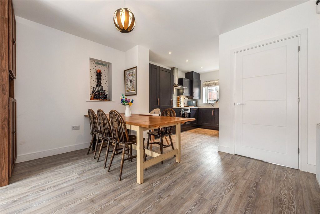 Property photo 3 of 14 Dining