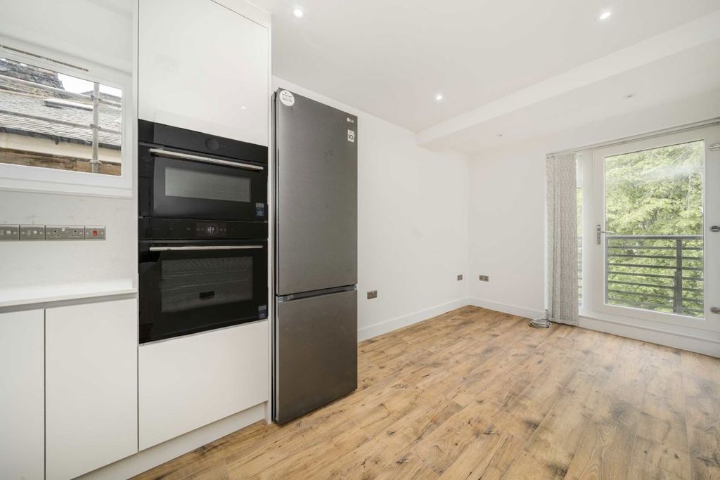 Property photo 2 of 5