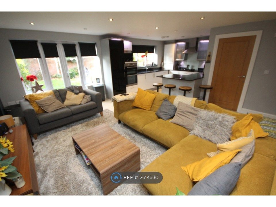 Property photo 2 of 6 Seating Area