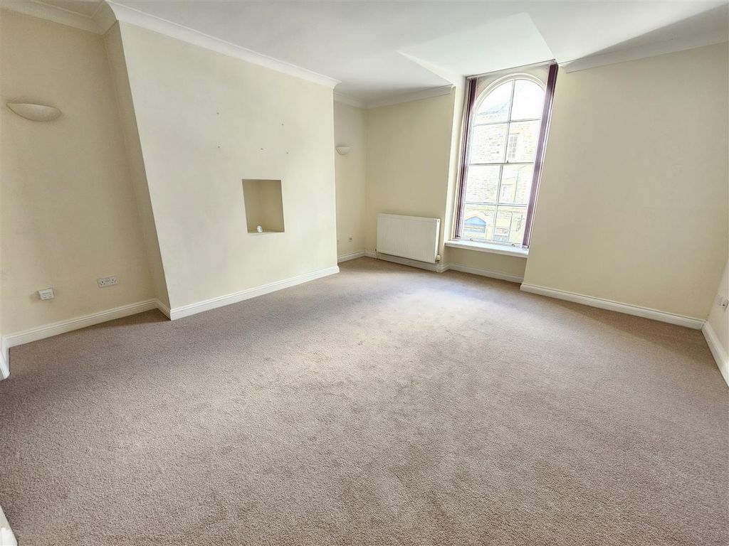 Property photo 2 of 13 Living Room.Jpg