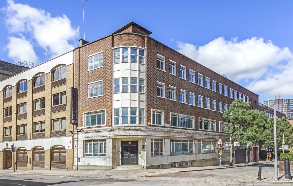 Property photo 2 of 10 32 Sbr