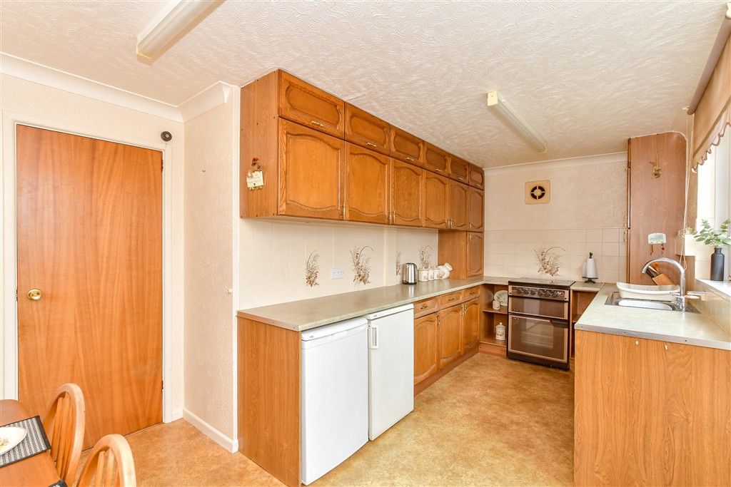 Property photo 2 of 9 Kitchen/Breakfast Room