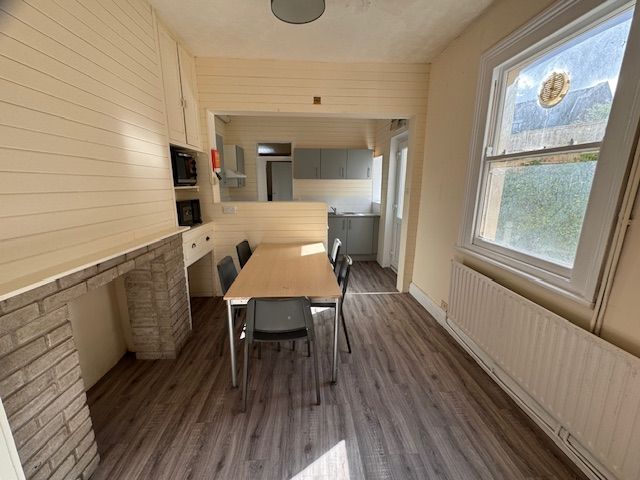 Property photo 2 of 25