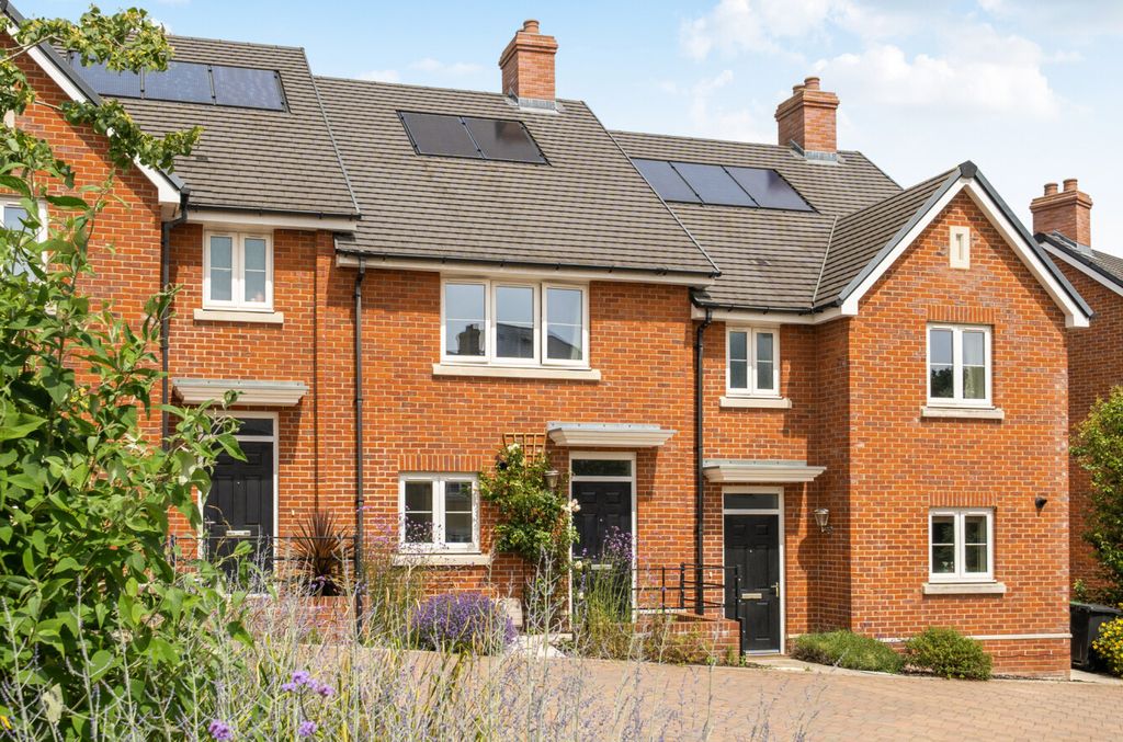 Property photo 1 of 12 1479171-1-6A3004E...