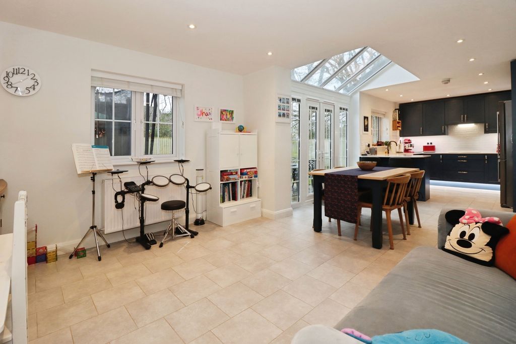 Property photo 2 of 20 Kitchen/Diner