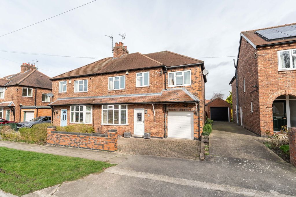 Property photo 1 of 24