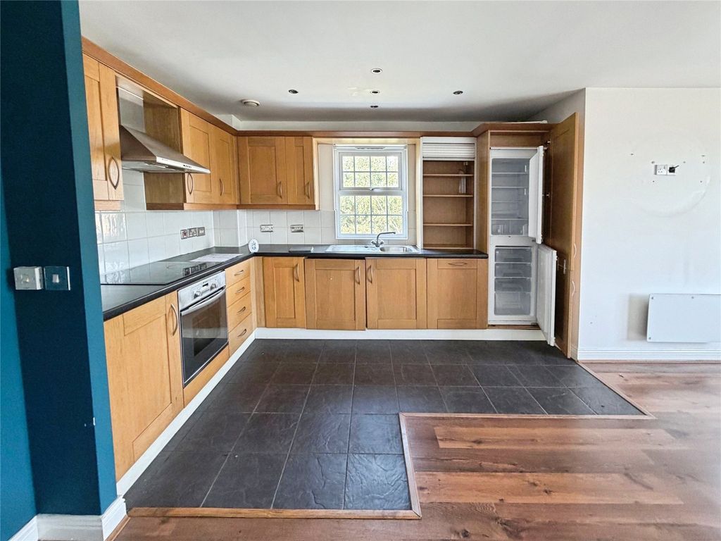 Property photo 2 of 8 Kitchen
