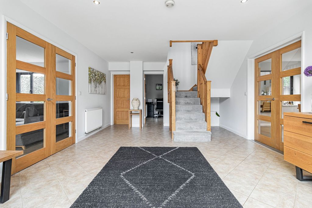 Property photo 3 of 41