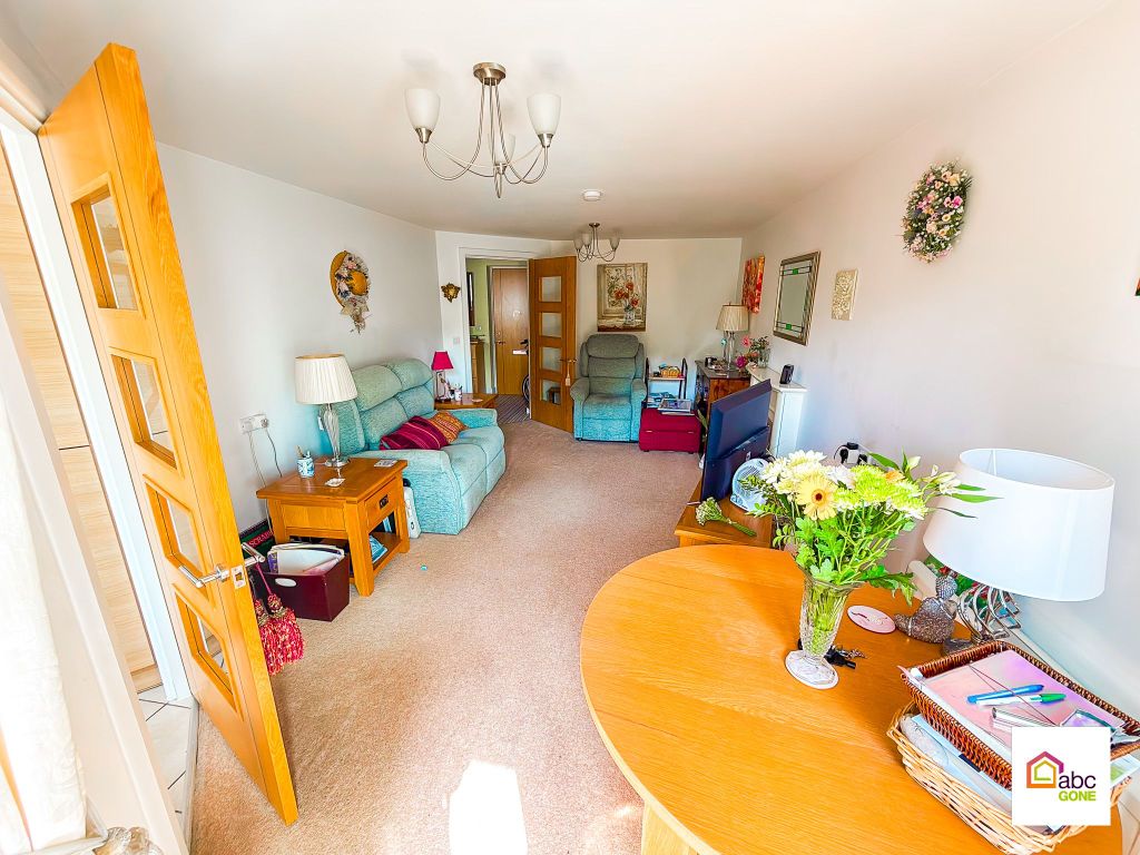 Property photo 3 of 35