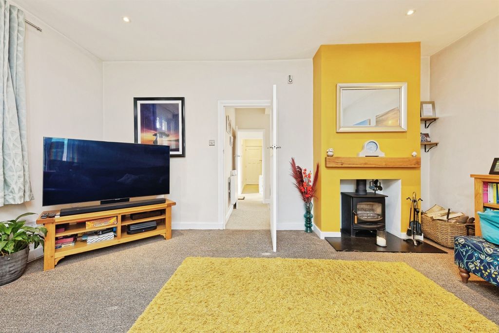 Property photo 3 of 14