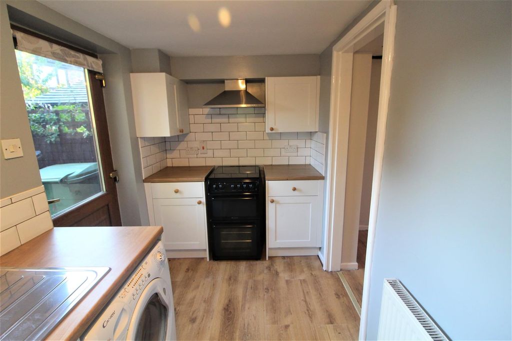 Property photo 2 of 6 Kitchen.Jpg