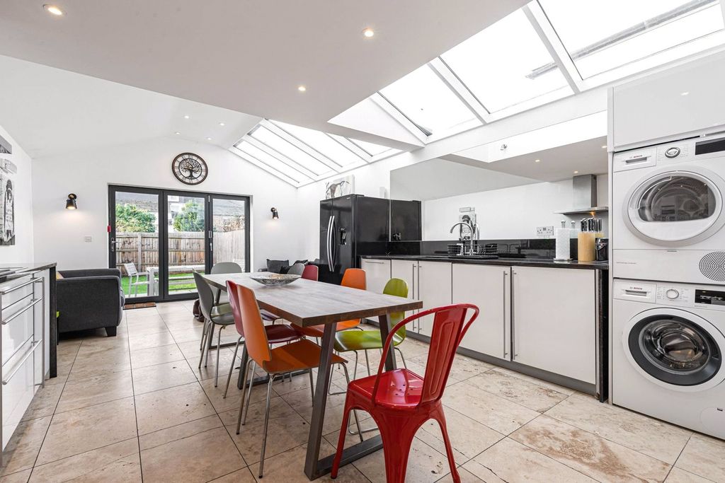 Property photo 1 of 29 Picture No. 20