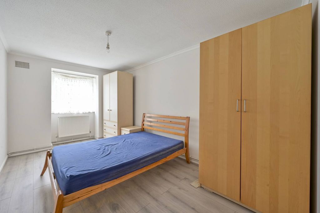 Property photo 3 of 4