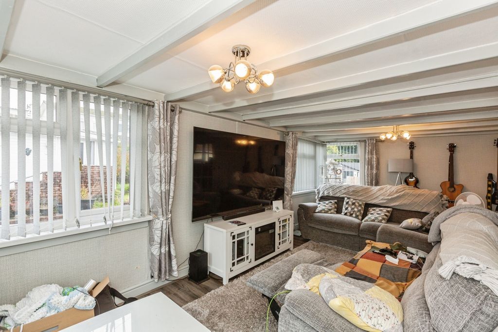 Property photo 3 of 17 Photo