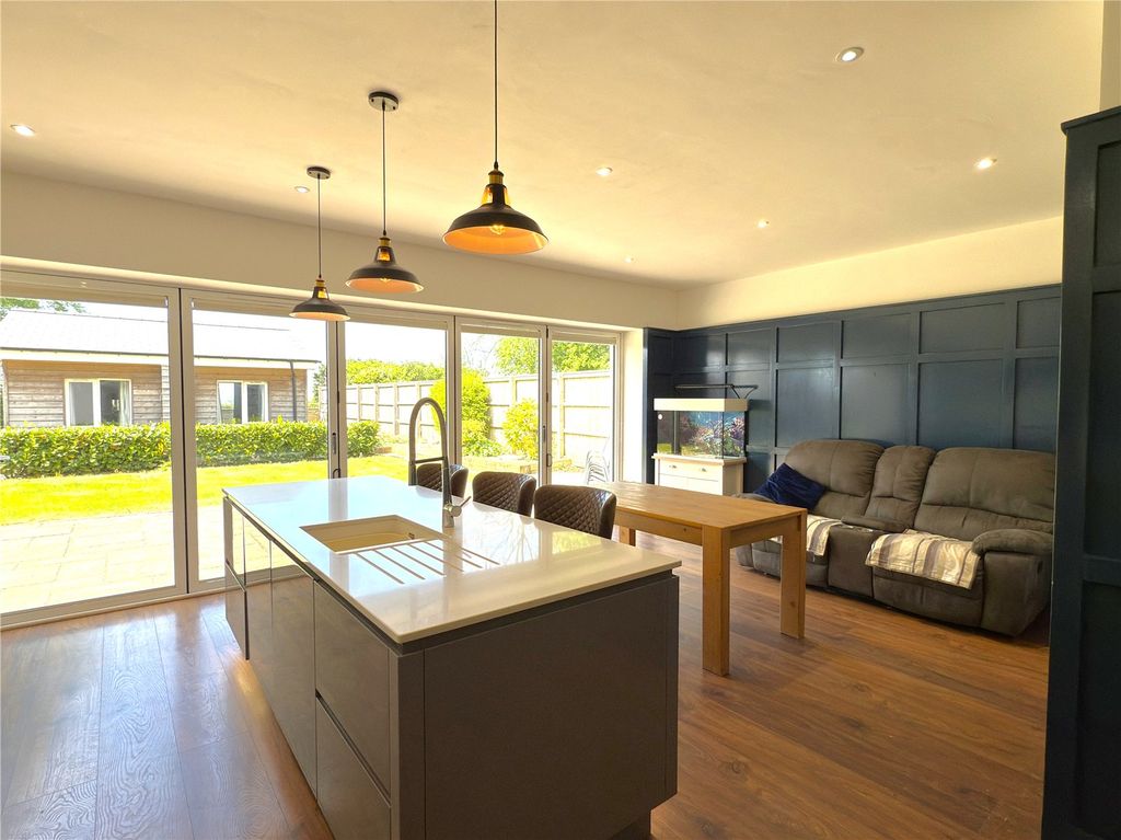 Property photo 3 of 24 Picture No. 36