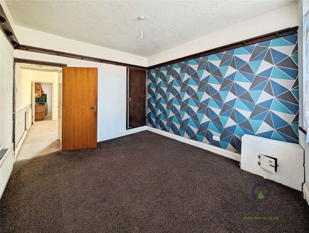 Property photo 2 of 8 Lounge